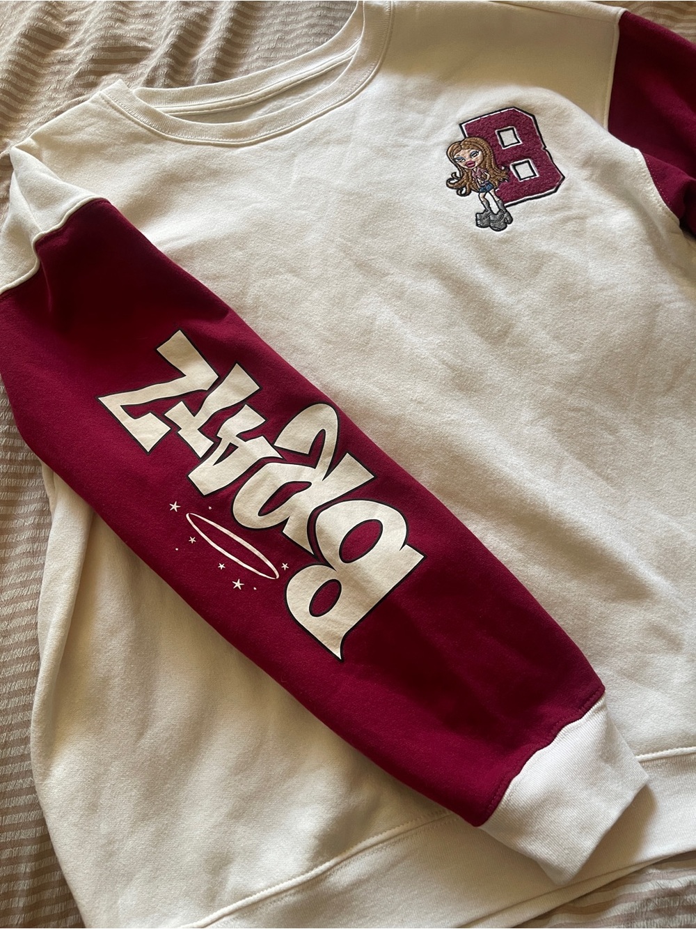 Bratz Crewneck Sweatshirt XL New Y2K Aesthetic